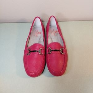 Women's Marc Joseph Fuchsia Loafers